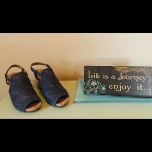 Women’s wedged heels